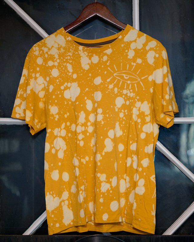 T-shirt Jaune bleach art - 2
